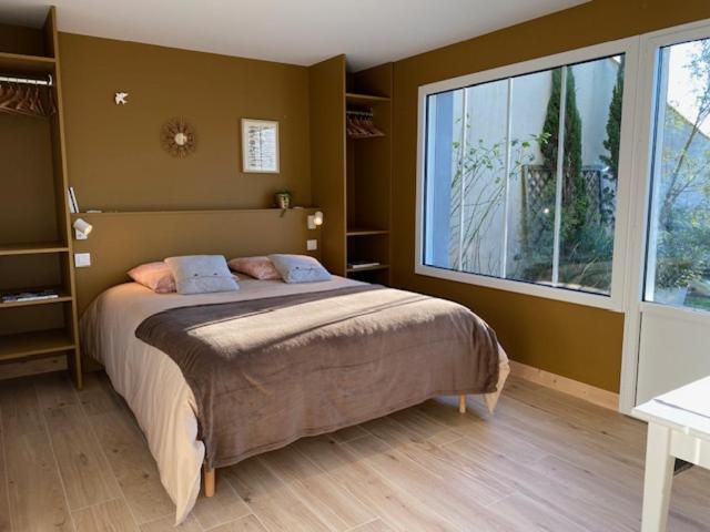 Maison M, Chambre Privee Acces Jardin Piscine Et Jacuzzi Pres De La Rochelle La Rochelle  Pokoj fotografie