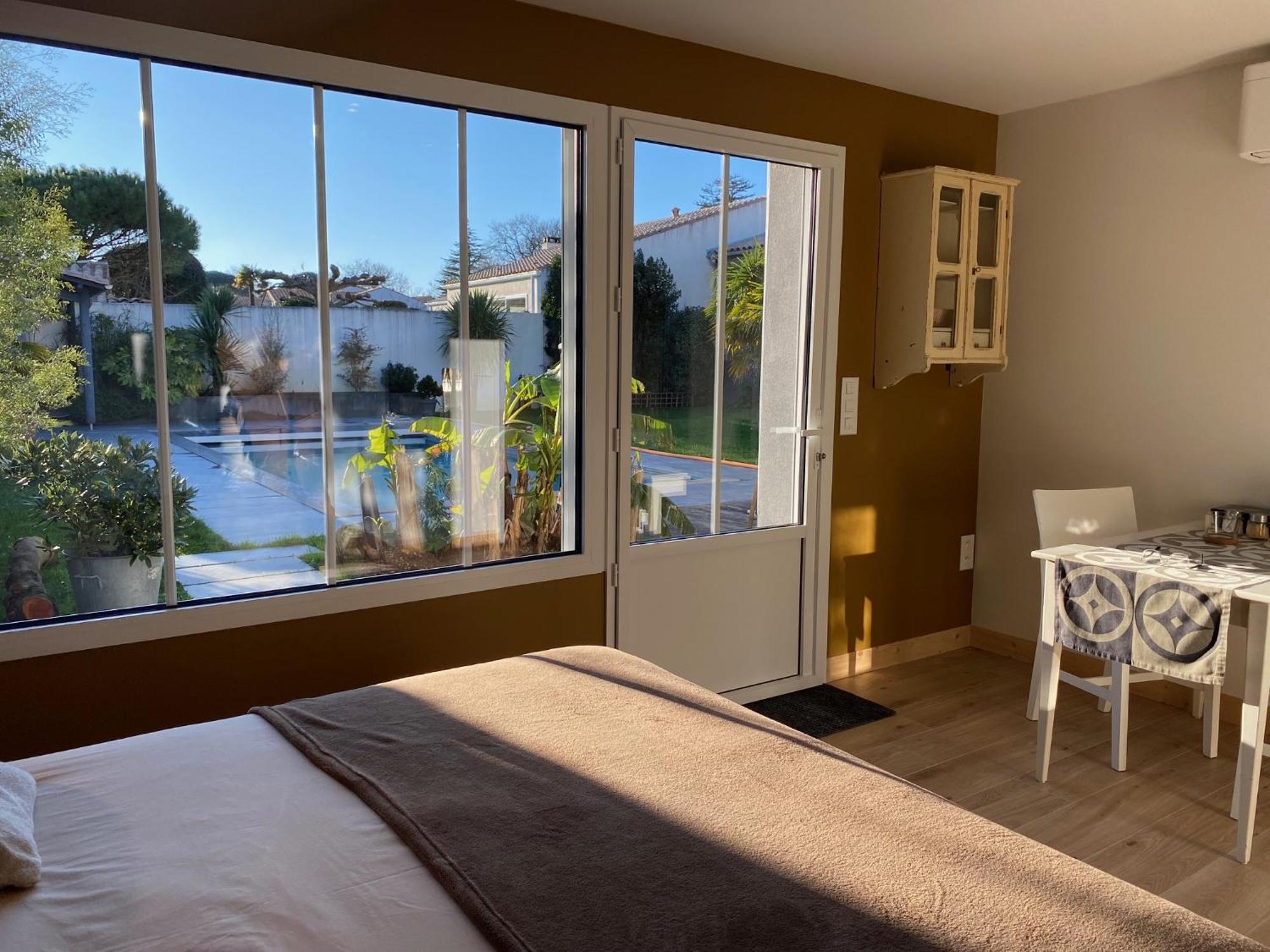 Maison M, Chambre Privee Acces Jardin Piscine Et Jacuzzi Pres De La Rochelle La Rochelle  Pokoj fotografie